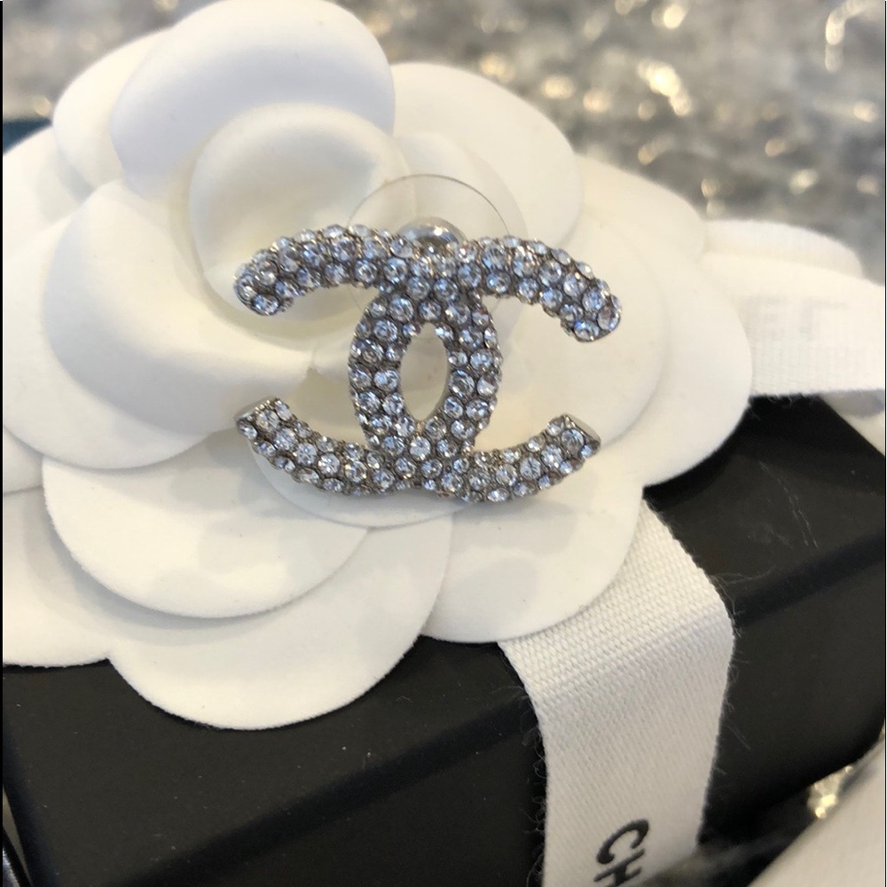 ❌SOLD❌Chanel XL 21C Crystal Earrings NEW wreceipt! - Picture 4 of 13